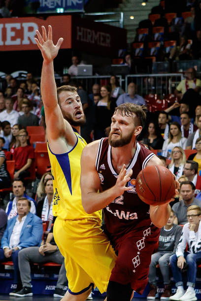 一名后起之 一名后起之