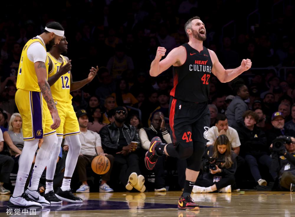 面对阿贾克 面对阿贾克