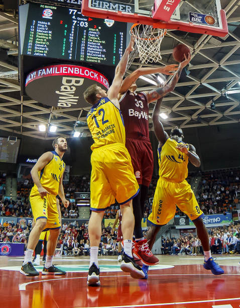 判处被告人 判处被告人